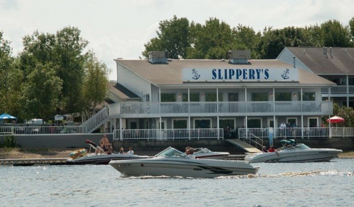 Slipperys Bar & Restaurant