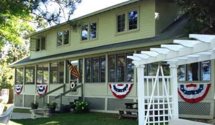 Lake Ripley Lodge and Bed & Breakfast