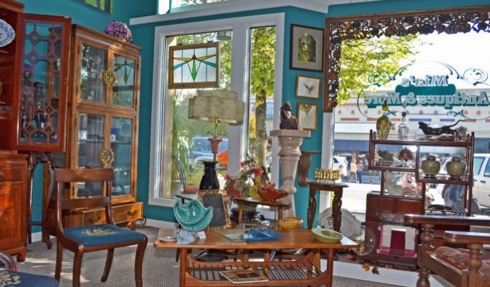 Mia's Marketplace of Antiques 