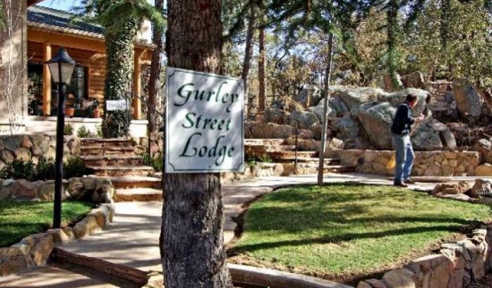 Gurley Street Lodge Bed and Breakfast