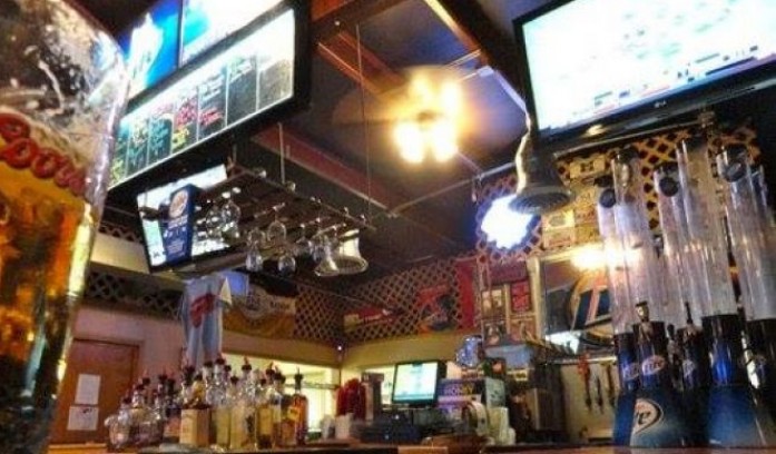 Uncle D's Sports bar & Grill